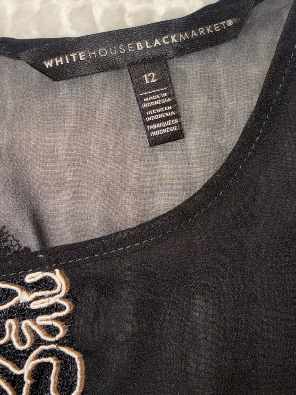 White House Black Market Black Ivory Lace Applique Sleeveless Blouse Size 12 - Picture 4 of 8